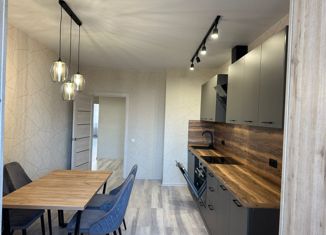 Продается 3-ком. квартира, 85.2 м2, Омск, улица 1-я Красной Звезды, 73, ЖК Созвездие