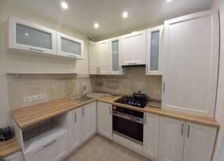 Продаю двухкомнатную квартиру, 53.2 м2, Чувашия, Новогородская улица, 28