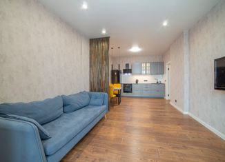 Продам 2-ком. квартиру, 77 м2, Екатеринбург, улица Ткачей, 13, ЖК Клевер Парк