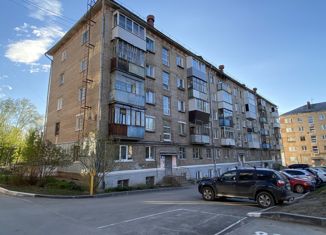 Продается 1-комнатная квартира, 32 м2, Пермь, улица Мира, 93