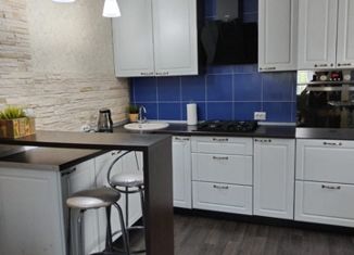 Продажа 2-комнатной квартиры, 45.8 м2, Орск, улица Горького, 42