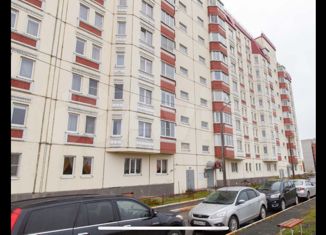 Продаю 2-ком. квартиру, 63 м2, Петрозаводск, улица Лизы Чайкиной, 12А, район Голиковка