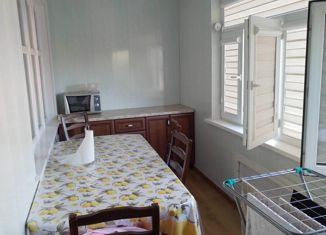 Продается 4-ком. квартира, 80 м2, Дагестан, посёлок городского типа Дубки, 19