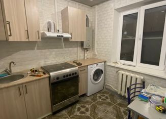 Сдача в аренду 2-ком. квартиры, 50 м2, Армавир, улица Володарского, 169