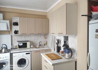 Продам четырехкомнатную квартиру, 68.1 м2, Ижевск, улица имени Барышникова, 27А, Устиновский район