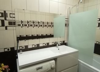 Продам 3-ком. квартиру, 71.1 м2, посёлок Красногвардеец, Рабочая улица, 7