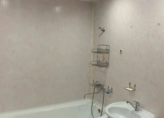 Продаю 2-ком. квартиру, 43 м2, Сосновоборск, улица Ленинского Комсомола, 3