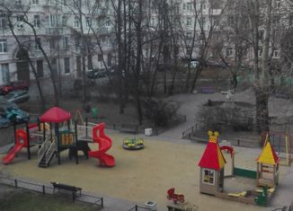 Сдаю в аренду комнату, 73 м2, Санкт-Петербург, улица Ленсовета, 2, метро Парк Победы