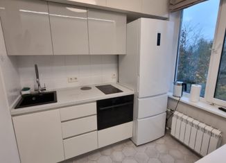 Продам 4-ком. квартиру, 65 м2, Москва, улица Конёнкова, 19Г, район Бибирево