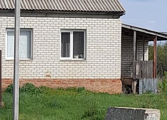 Продаю дом, 75 м2, посёлок городского типа Базарный Карабулак, площадь 60 лет Победы