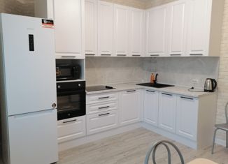 Сдаю 4-ком. квартиру, 120 м2, Красноярский край, улица Петра Подзолкова, 4