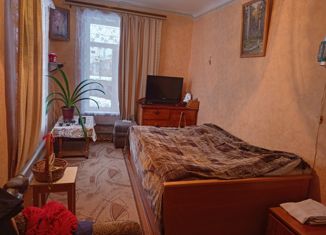 Четырехкомнатная квартира на продажу, 80 м2, Боровичи, улица Алексея Кузнецова, 54