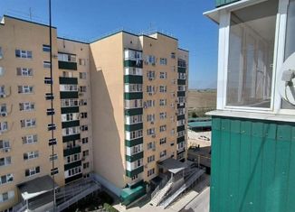 Продается 2-ком. квартира, 70.6 м2, посёлок городского типа Яблоновский, улица Гагарина, 8