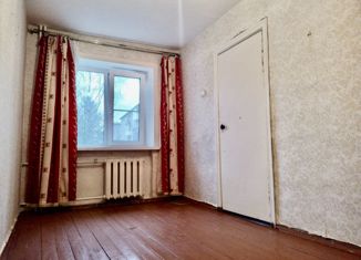 Продаю 2-комнатную квартиру, 42 м2, Новгородская область, Новолучанская улица, 16