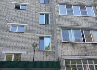 Продается 1-ком. квартира, 33 м2, Рославль, 34-й микрорайон, 4