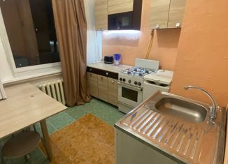 Продаю 2-комнатную квартиру, 44 м2, Сланцы, улица Свердлова, 3