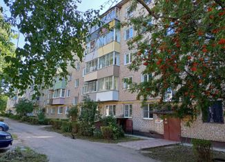 Продаю 3-ком. квартиру, 56 м2, Заволжск, улица Герцена, 2