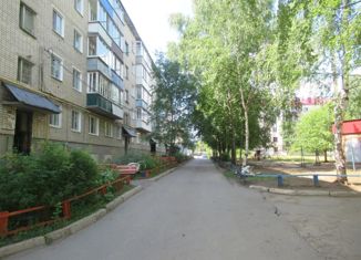 Сдаю в аренду 3-комнатную квартиру, 58 м2, Канаш, улица Фрунзе, 15