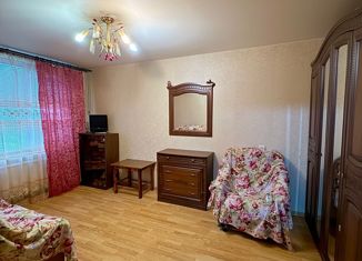 Продается 1-комнатная квартира, 29 м2, Санкт-Петербург, Заводской проспект, 32