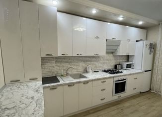 Продаю 2-комнатную квартиру, 58.5 м2, станица Ессентукская, улица Гагарина, 110/2