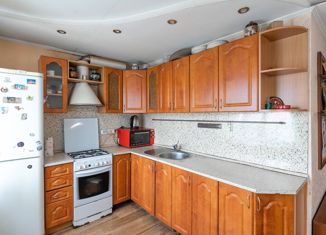 Продам 3-комнатную квартиру, 59.7 м2, село Ракитное, Центральная улица, 35