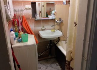 Продаю 2-комнатную квартиру, 49.4 м2, поселок городского типа Арти, Заводская улица, 18