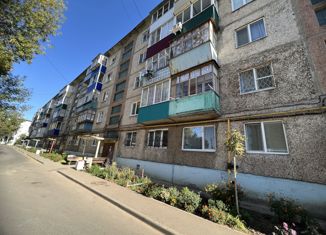 Продаю четырехкомнатную квартиру, 58.1 м2, Балаково, Заречная улица, 6А