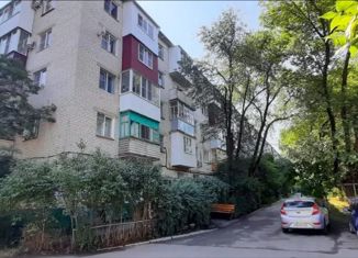 Продажа 3-ком. квартиры, 56 м2, Невинномысск, Северная улица, 6Б