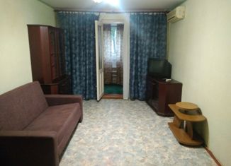 Продам 1-комнатную квартиру, 37 м2, Алушта, улица Ленина, 60