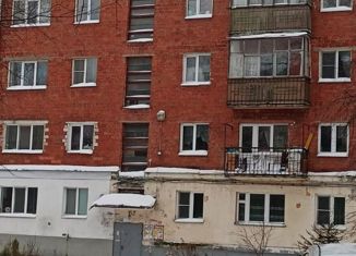 Продаю 2-комнатную квартиру, 45 м2, Нижний Новгород, улица Сурикова, 1, улица Сурикова