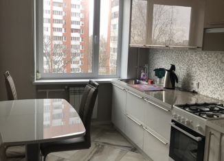 Сдаю 1-ком. квартиру, 35 м2, Санкт-Петербург, Светлановский проспект, 79
