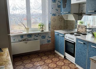 Аренда трехкомнатной квартиры, 64 м2, Мыски, 4-й квартал, 13