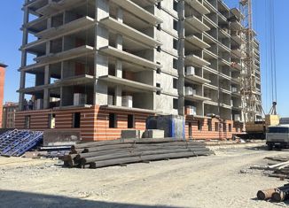 Продаю 2-комнатную квартиру, 70.8 м2, Владикавказ, улица Курсантов-Кировцев, 27А