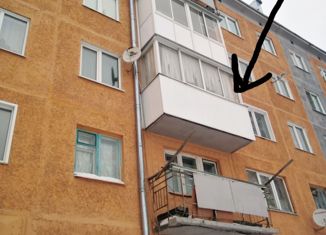 Трехкомнатная квартира на продажу, 61.9 м2, Салаир, Комсомольская улица, 15