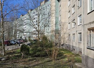 Продаю 1-ком. квартиру, 33 м2, Санкт-Петербург, Светлановский проспект, 71к2, Калининский район