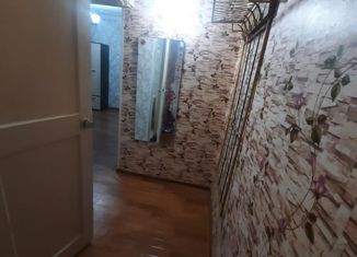 Продается 2-ком. квартира, 40 м2, Владикавказ, улица Леонова, 3к1, 4-й микрорайон