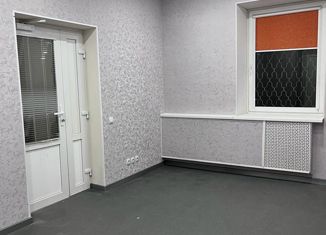 Сдаю офис, 17 м2, Гатчина, Красная улица, 11