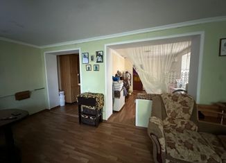 Продаю 3-ком. квартиру, 55 м2, Кизляр, улица Коркмасова, 8