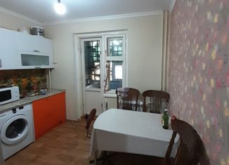 Продаю четырехкомнатную квартиру, 87 м2, Элиста, 2-й микрорайон, 13, 2-й микрорайон