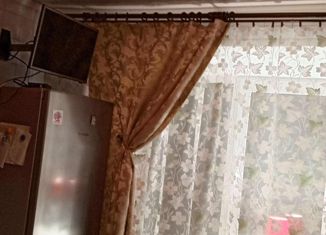Продам 1-ком. квартиру, 30 м2, Нижний Тагил, улица Орджоникидзе, 12