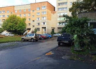 Продается 4-комнатная квартира, 91.5 м2, Глазов, улица Сулимова, 56