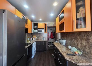 Продаю трехкомнатную квартиру, 63.2 м2, Александров, улица Терешковой, 4/4