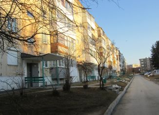 Продаю 3-комнатную квартиру, 61.7 м2, поселок городского типа Рефтинский, Юбилейная улица, 4