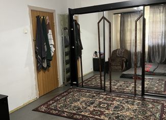 Продаю 2-ком. квартиру, 55.4 м2, Москва, улица Маршала Тухачевского, 51, метро Народное Ополчение