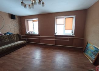 Продаю двухкомнатную квартиру, 60 м2, Ртищево, улица Мичурина, 25