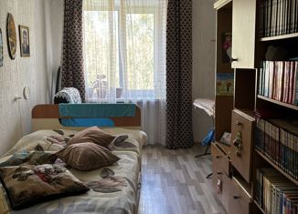 Продам 3-комнатную квартиру, 58 м2, Чайковский, улица Карла Маркса, 55