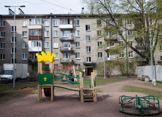 Продаю 3-ком. квартиру, 53.9 м2, Санкт-Петербург, Липовая аллея, 11, метро Старая Деревня