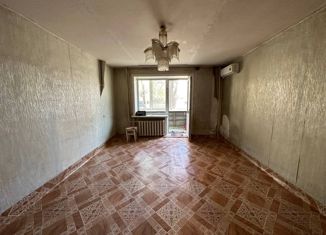 Продаю 2-ком. квартиру, 52.6 м2, Белогорск, улица Чехова, 44А