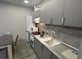 Сдаю 3-ком. квартиру, 57 м2, Уфа, улица Даяна Мурзина, 7/1, ЖК Цветы Башкирии