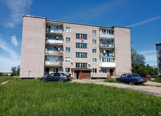 Продаю комнату, 37 м2, Чудово, Новгородская улица, 11